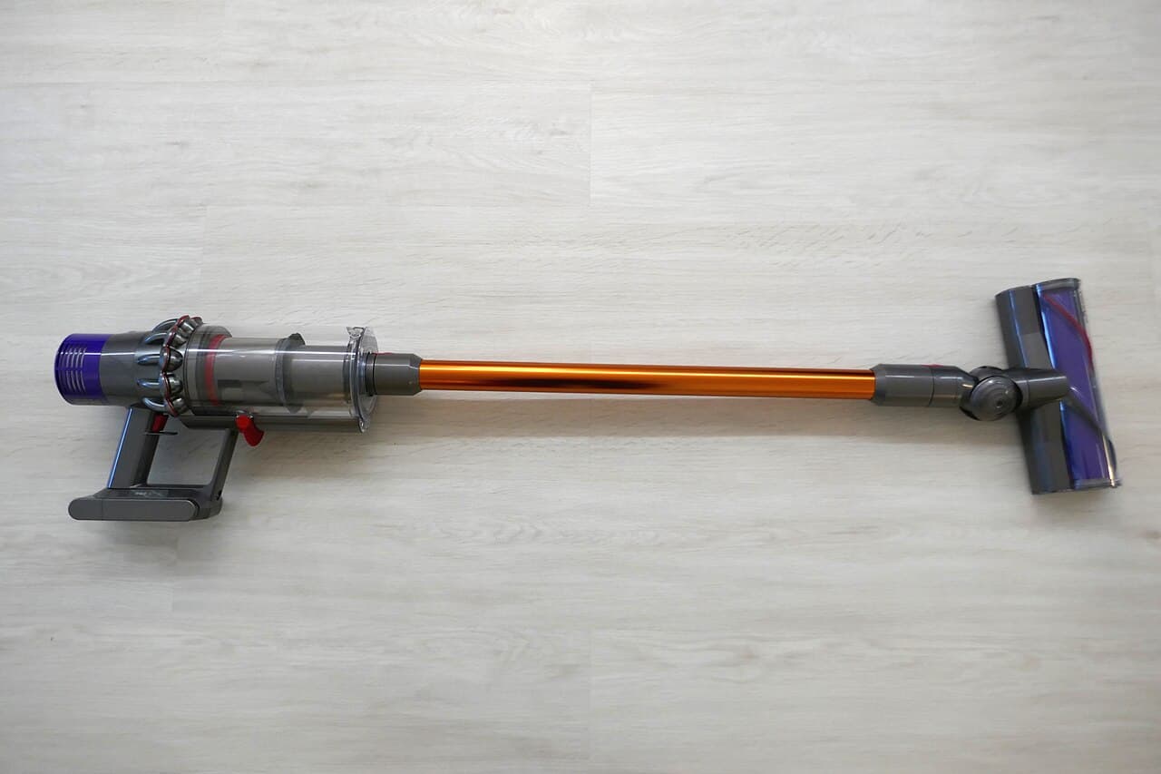Cordless stick vacuum, 55-minute runtime